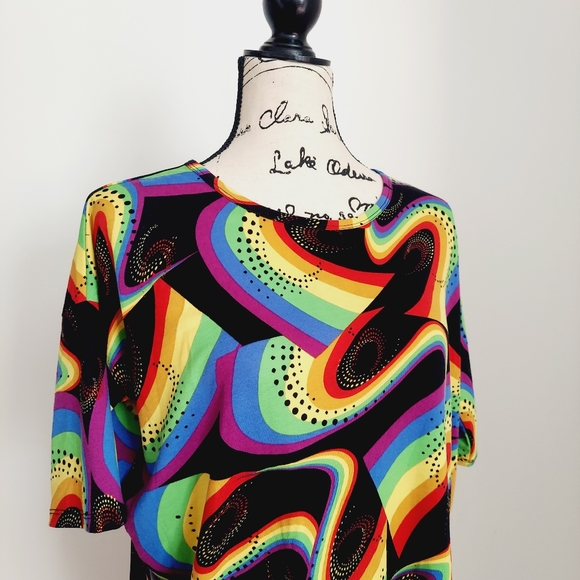 NWT LulaRoe Irma Pride Rainbow Tunic Top Short Sleeve XXS - Picture 2 of 6